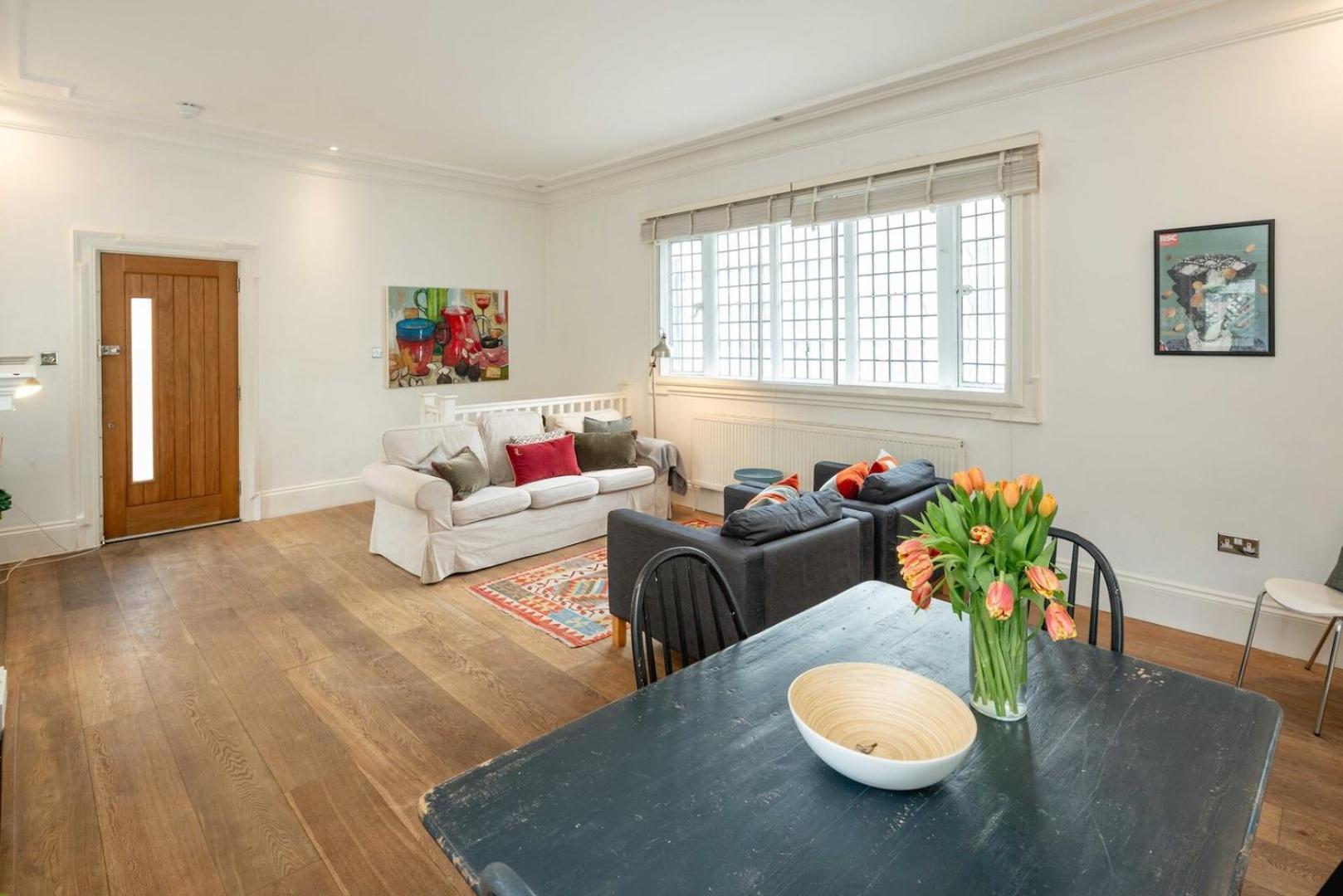 Chic 2bd Flat Opp. Earl's Court Station Appartement Londres