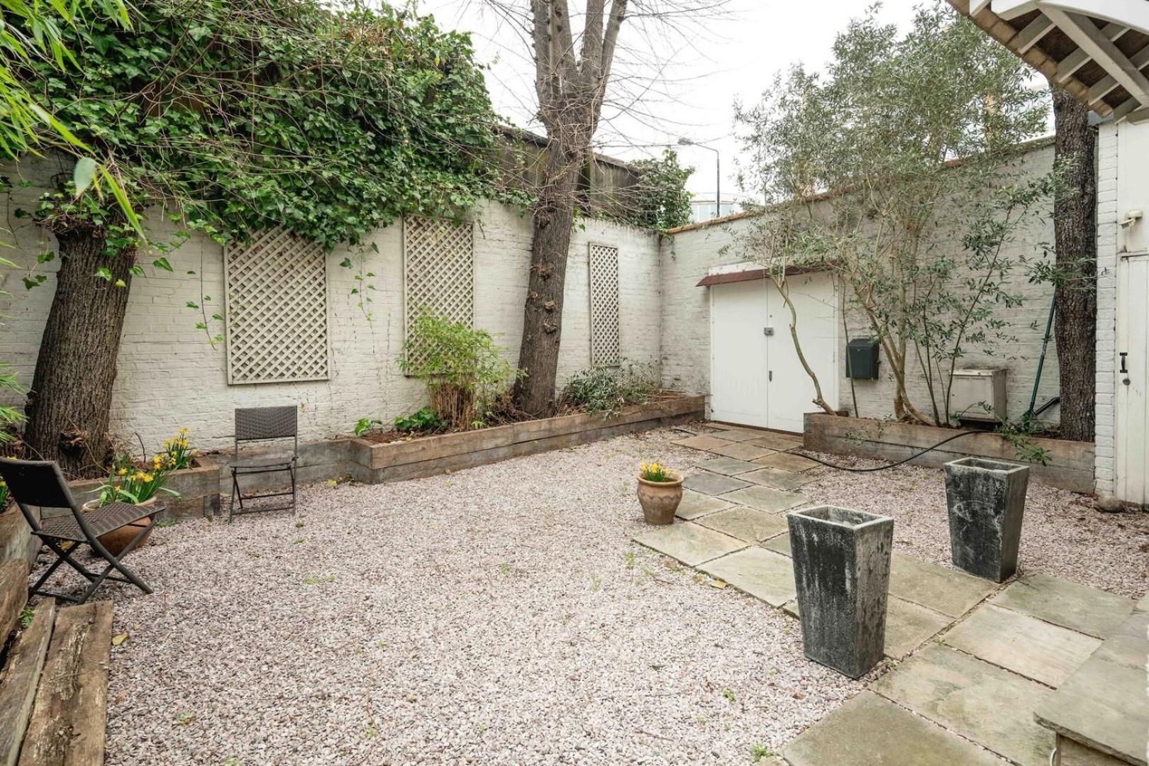 Appartement Chic 2bd Flat Opp. Earl's Court Station *